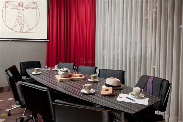 Leonardo City Tower Hotel