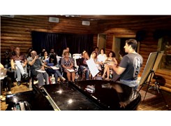 אולפני שיר - Logo