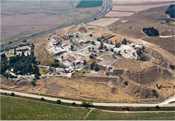 רשות הטבע והגנים - גן לאומי תל מגידו-Tel Megiddo National Park