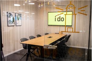 חדר ישיבות בדוגדר עיר ימים נתניה- מגדלור