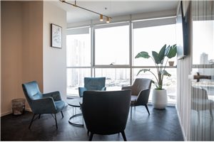 חדר ישיבות בדוגדר עיר ימים נתניה- SUN