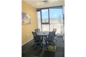 חדר ישיבות בריגס חדר ישיבות פנימי ל-4