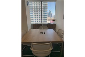 חדר ישיבות בחדר ישיבות חיצוני ל4