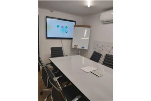 חדר ישיבות בחדר ישיבות ל7 אנשים קליקה בת ים