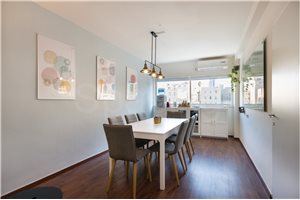 חדר ישיבות בחדר ישיבות בspacetime